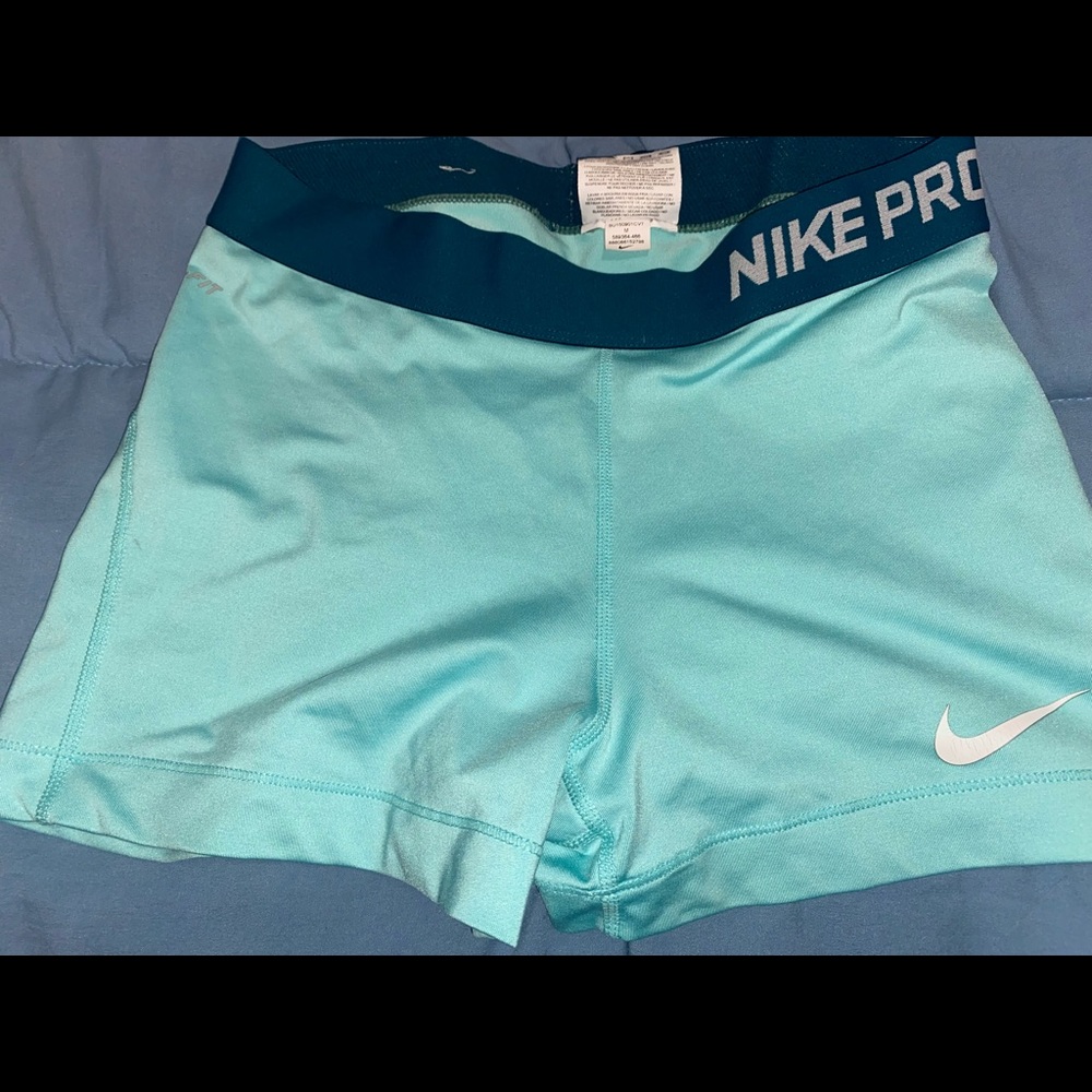 Nike Pro - Mint - Medium